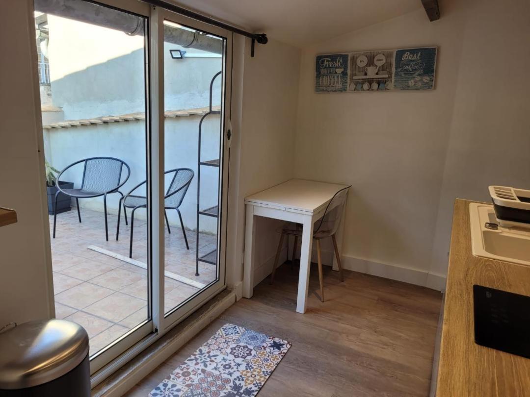 Studio Avignon Place Des Corps Saints Apartment Екстериор снимка